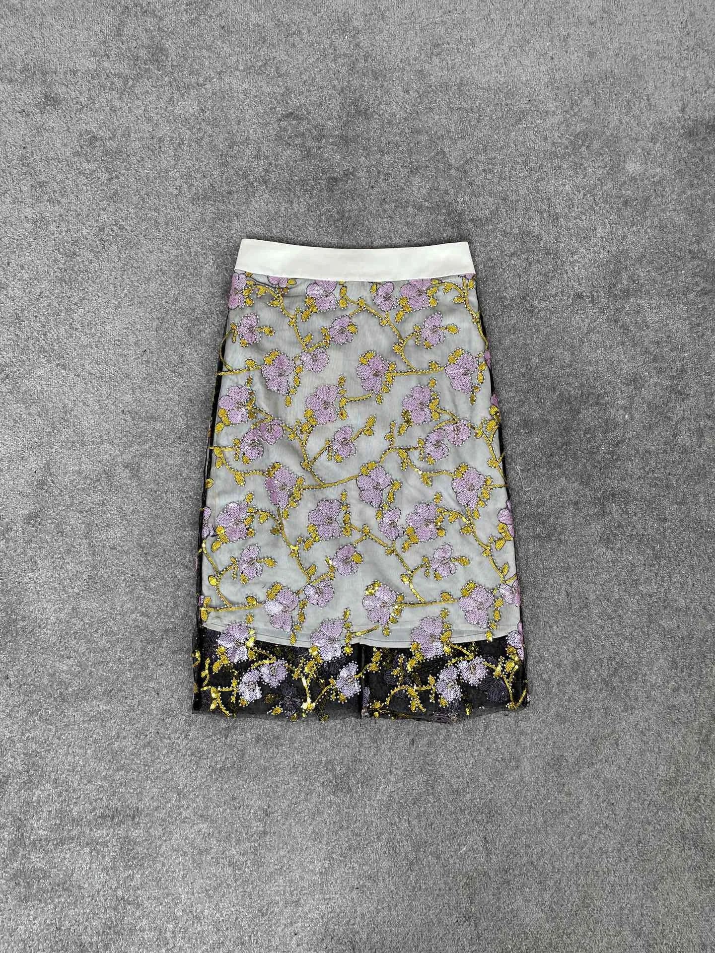 Retro Elegant High-Waisted Sequin Skirt With Heavy Bead Embroidery