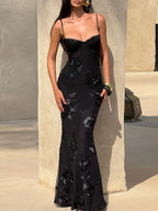 Chic Floral Embroidered Backless Maxi Dress With Low Neck And Crossback