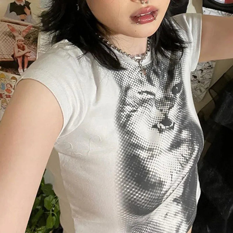 Animal Print Crop Top In White Slim Fit Crewneck Tee For Casual Vintage Vibe Everyday Chic