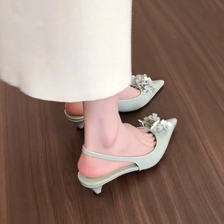 Floral Pointed Sandals With Lightweight Shallow Design