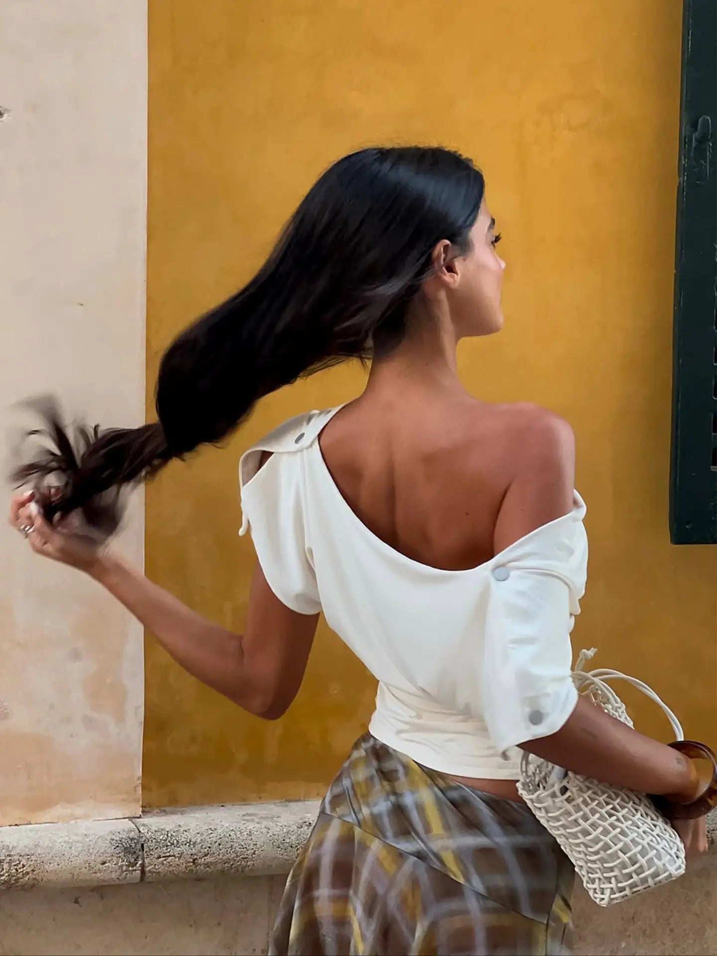 Waisted One-shoulder Irregular Cut Short-sleeved Top