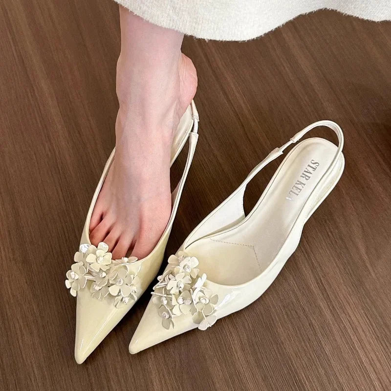 Floral Pointed Sandals With Lightweight Shallow Design
