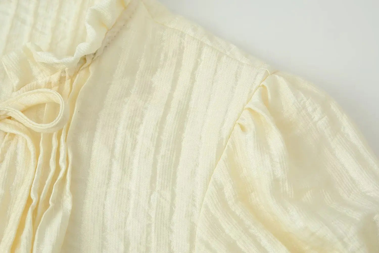 Lightweight Blouse With Puff Sleeves Tie Neck Ruffle Collar Retro Style