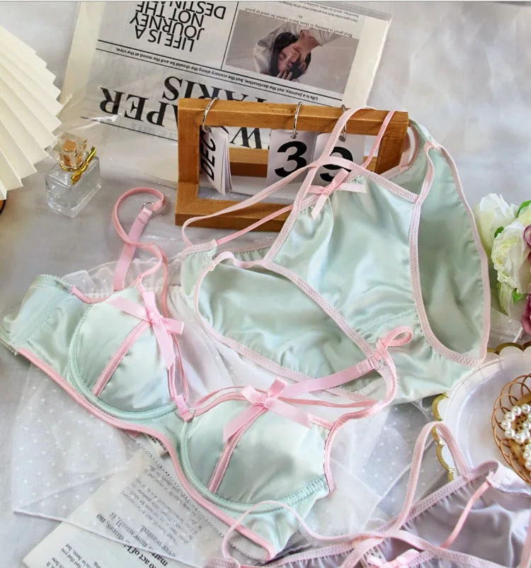 Dreamy Vintage Satin Lingerie Set With Lace Trim And Steel Ring Accents For Elegant Nightwear