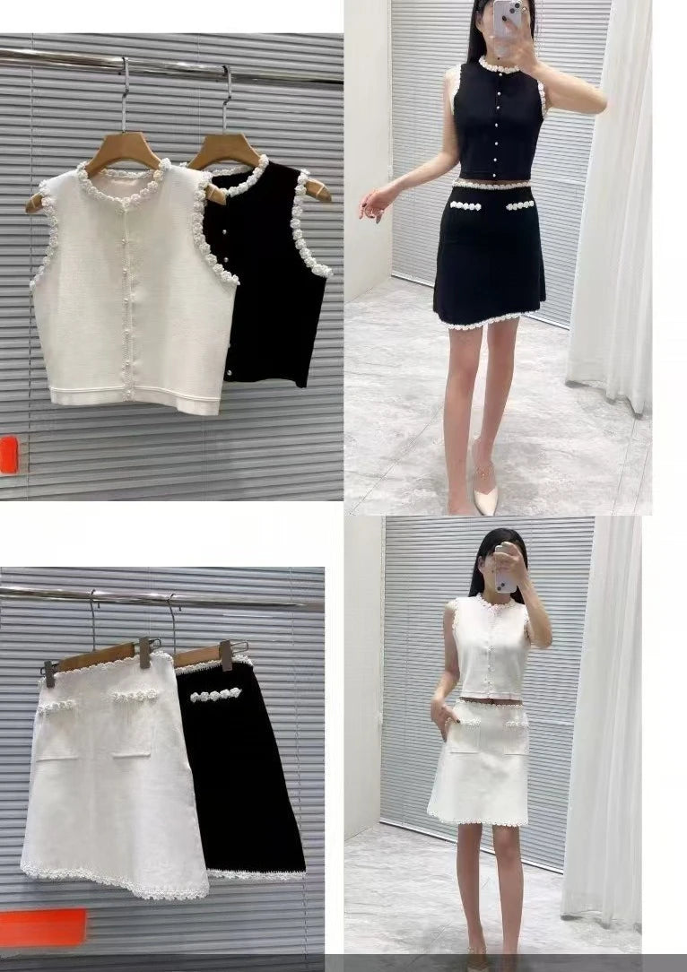 Black And White Skirt Set For Women With Elegant Contrast Design