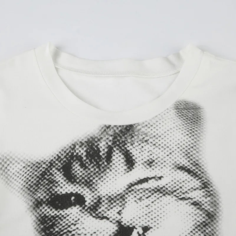 Animal Print Crop Top In White Slim Fit Crewneck Tee For Casual Vintage Vibe Everyday Chic