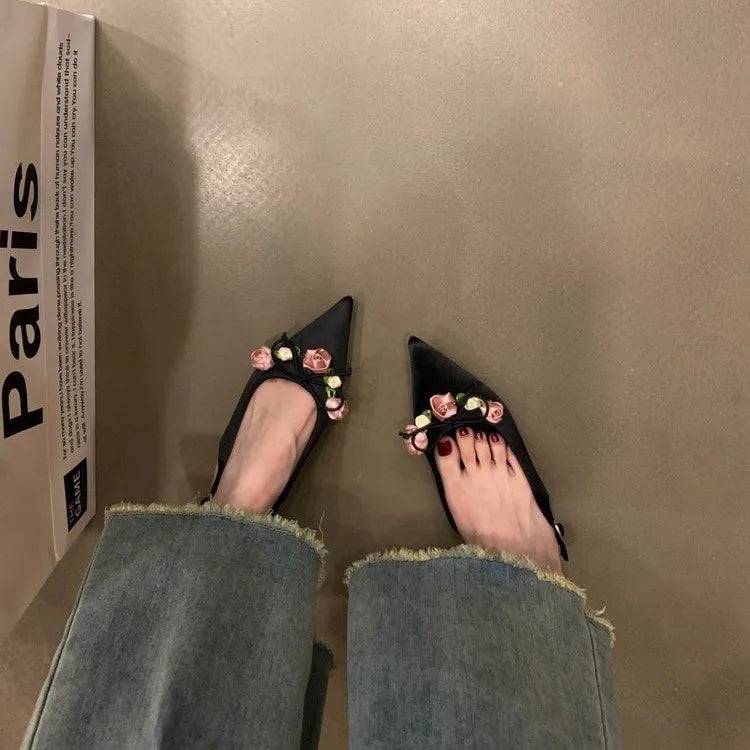 Elegant Floral Summer Sandals With Low Heel And Belt Strap