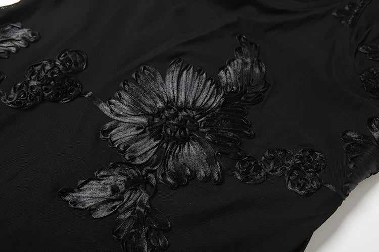 Chic Floral Embroidered Backless Maxi Dress With Low Neck And Crossback