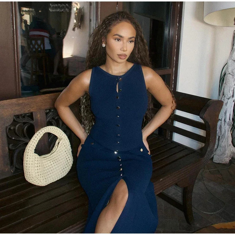 Chic Knit Midi Dress With Button Front And O Neck Silhouette