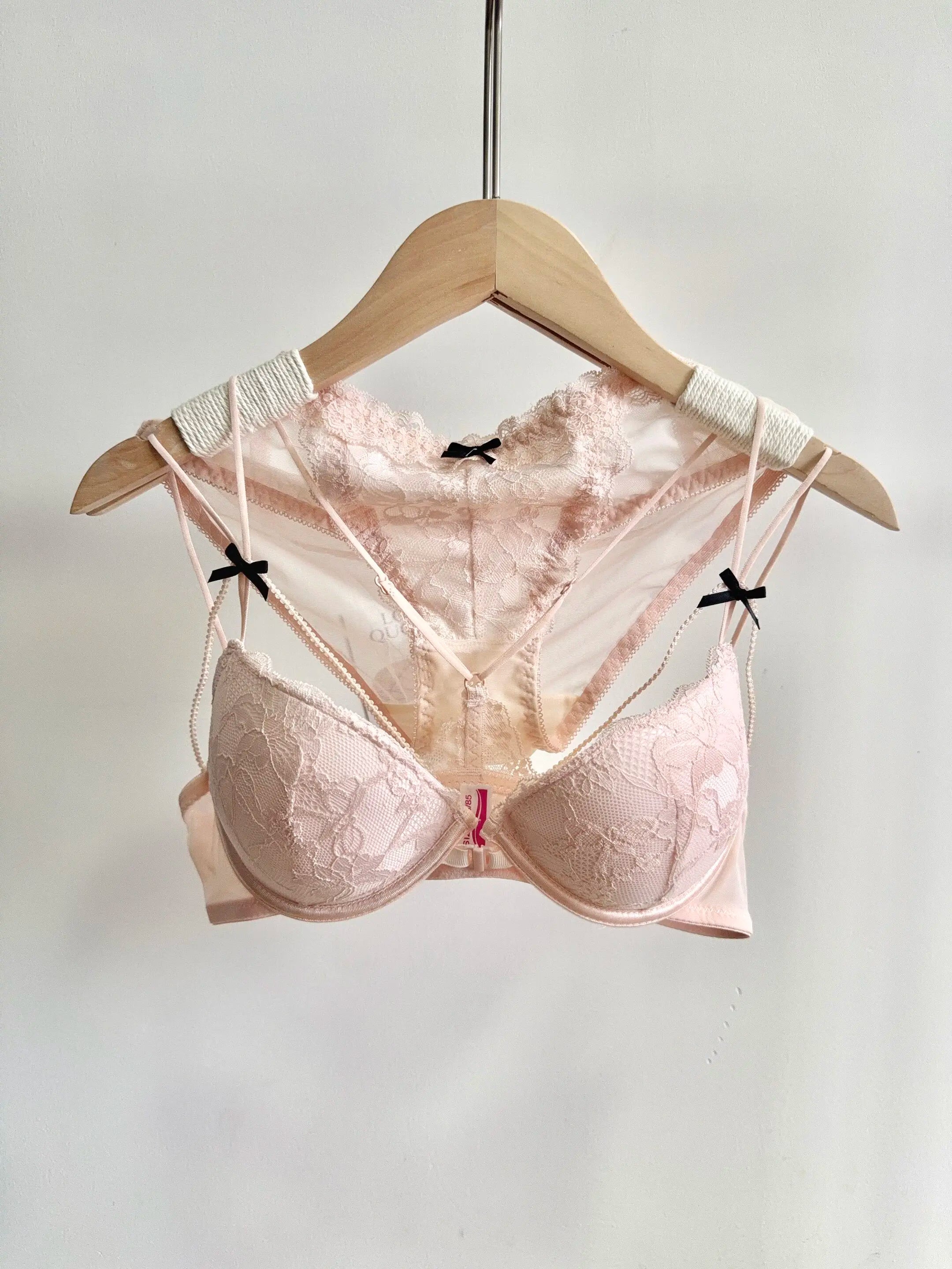 Lace Front Closure Lingerie Set For Women Wirefree Push Up Bra Delicate Straps Lightweight Comfort