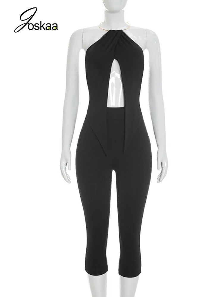 Urban Halter Crop Top And High Waist Capri Set With Metal Ring Detail Two-piece