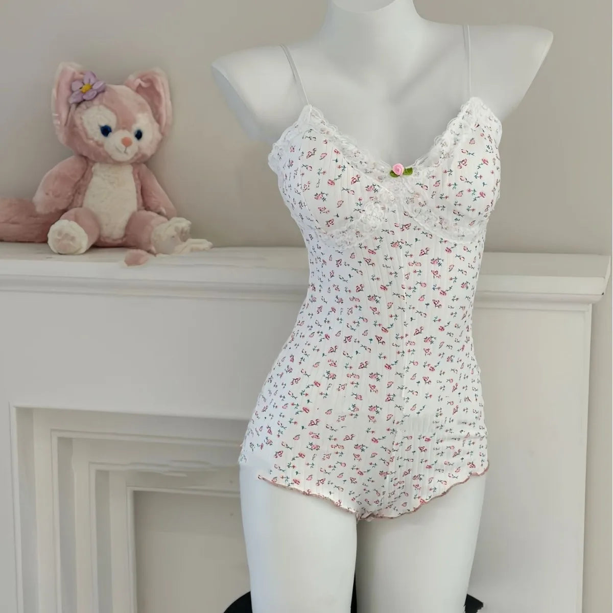 Charming Floral Print Lace Trim Slim Fit Sleeveless Bodysuit