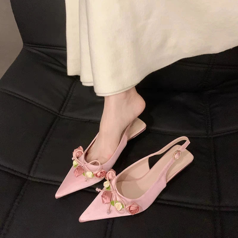 Elegant Floral Summer Sandals With Low Heel And Belt Strap