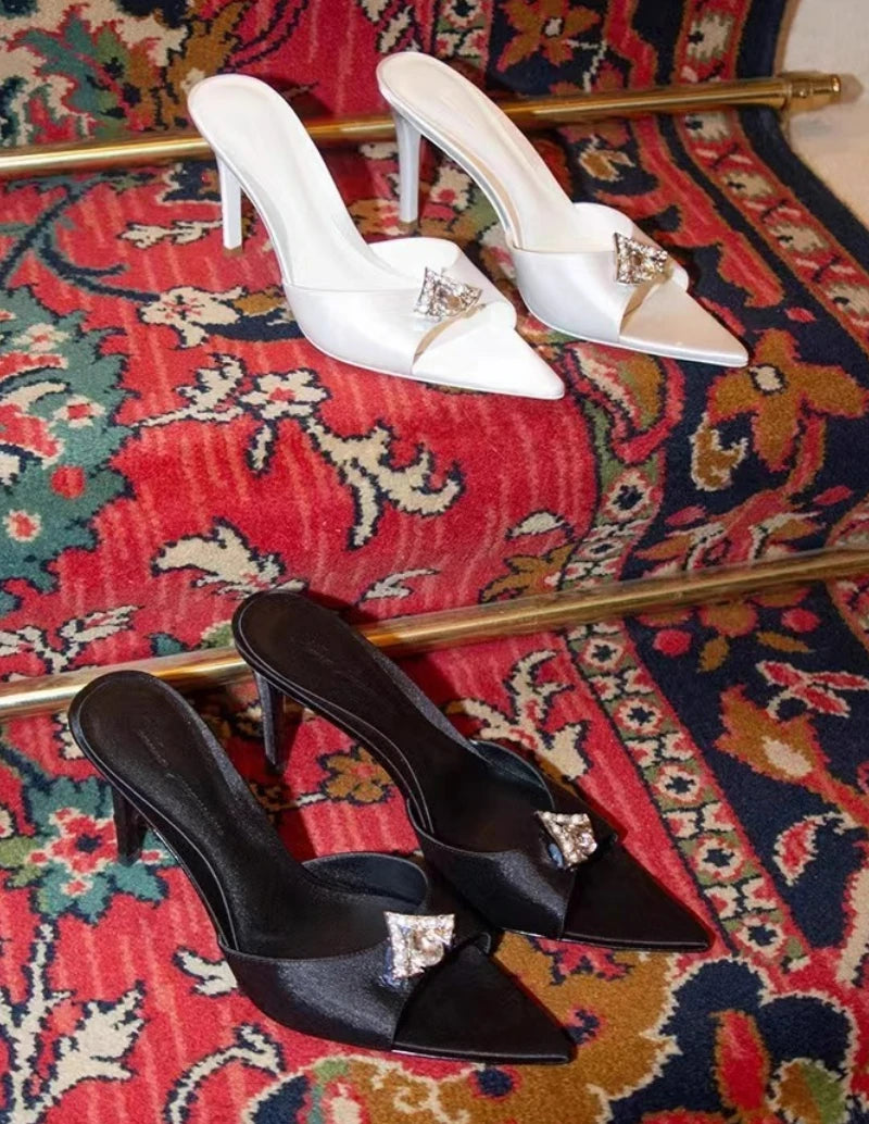 Elegant Crystal Pointed Toe Slippers