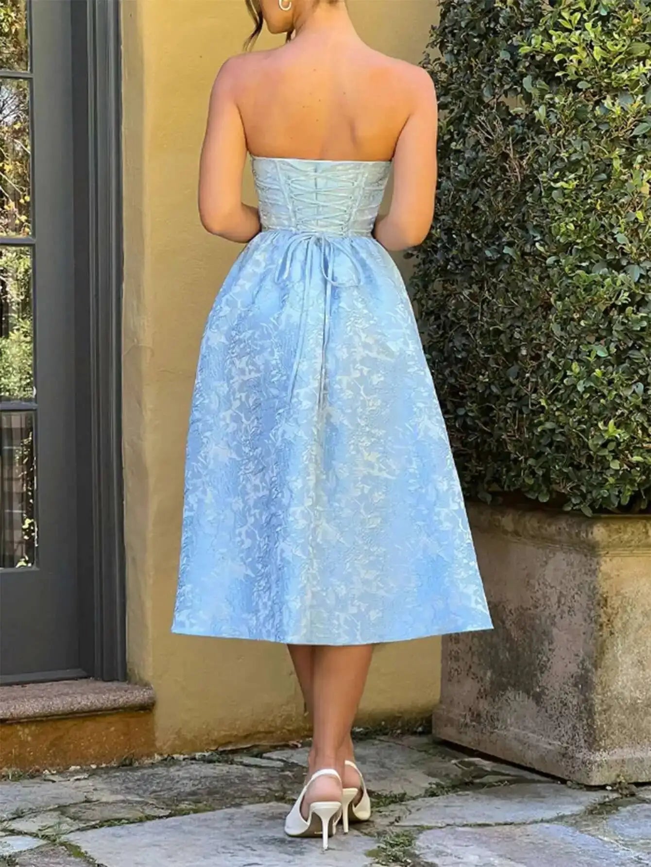 Backless Halter Evening Dress With Lace Jacquard For Elegant Special Occasions