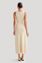 Chic Knit Midi Dress With Button Front And O Neck Silhouette