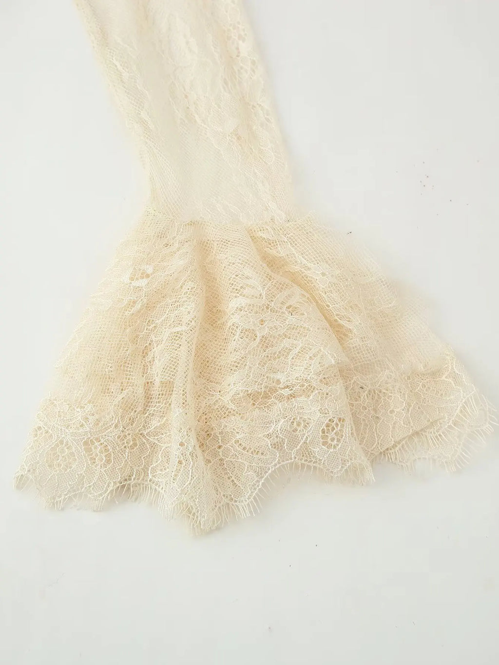 Lace Patchwork Mini Dress With Vintage Contrast Slim Long Sleeves