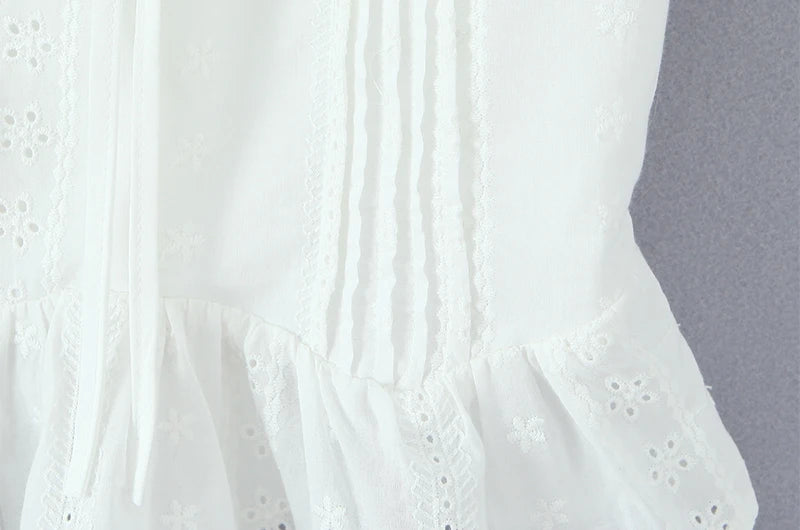 Women Sweet Lace Patchwork Bow Tied Blouses French Slash Neck Short Sleeve