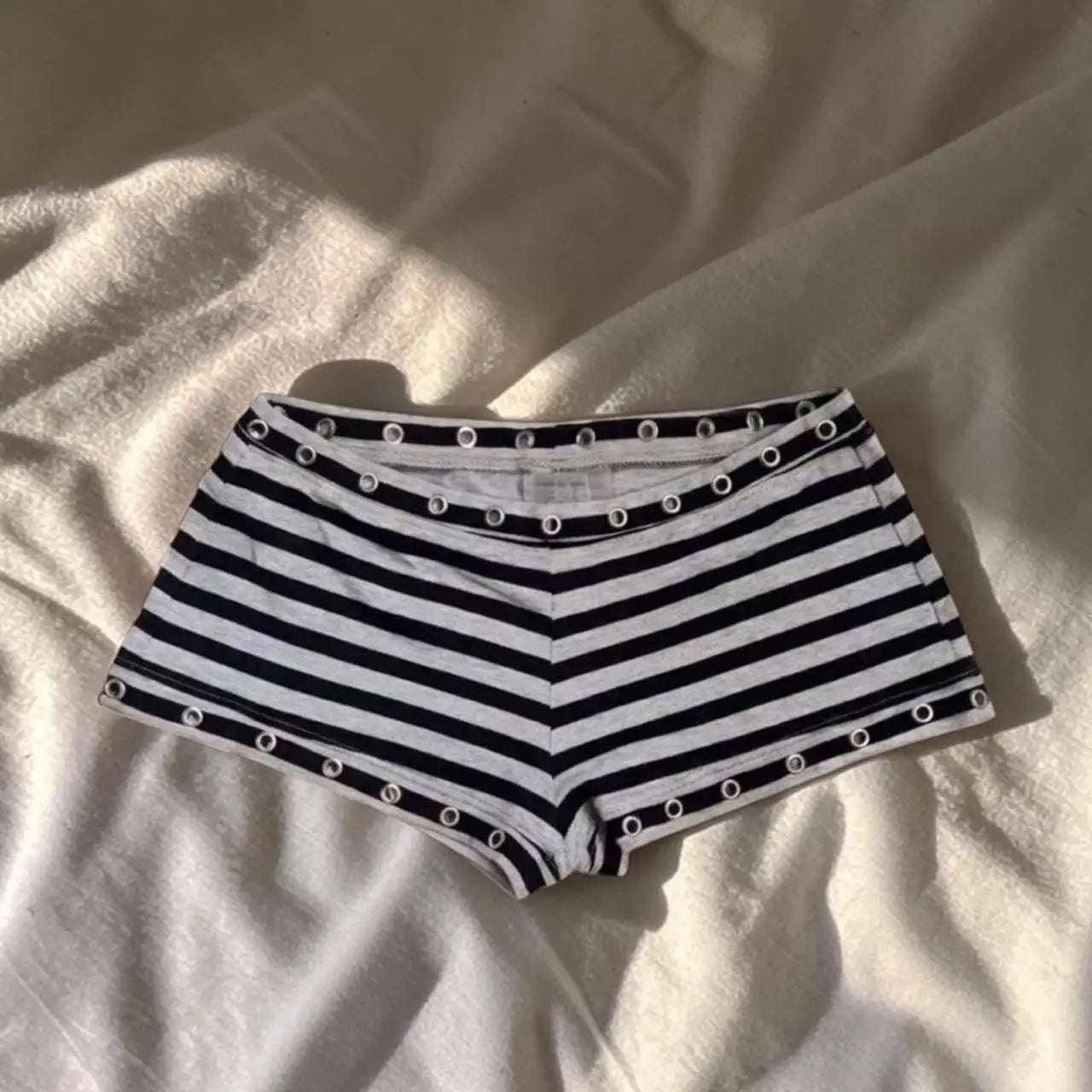 Gothic Vibe Color Blocked Shorts With Streetwear Edge