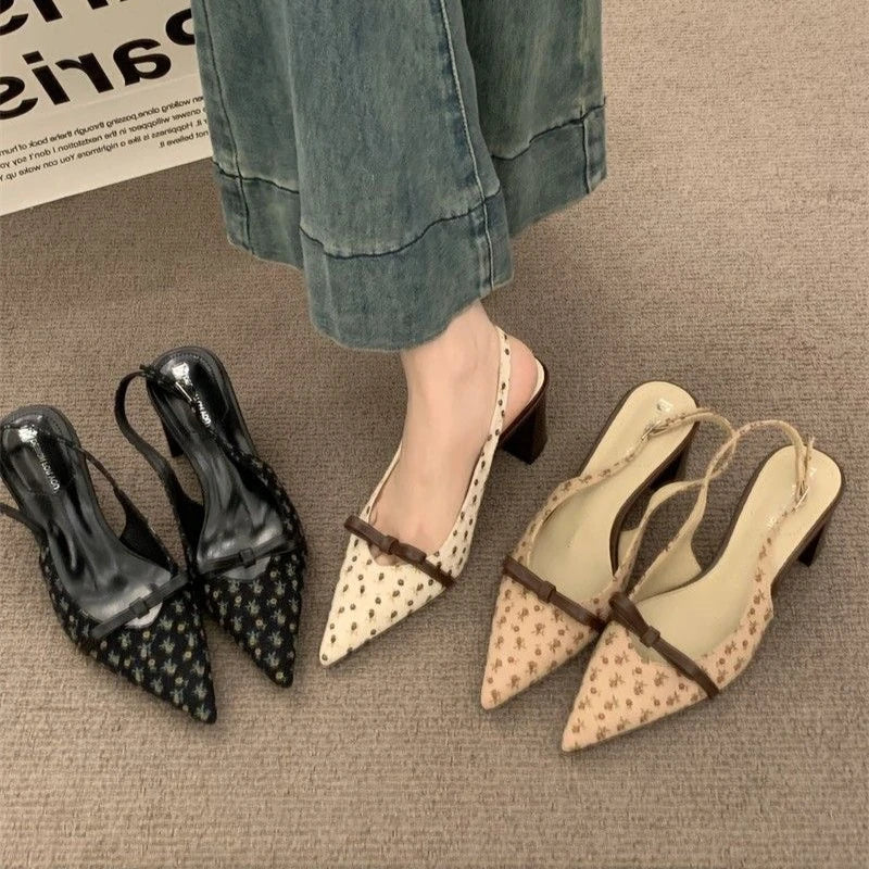 Closed Toe Buckle Sandals With Comfortable Chunky Heel