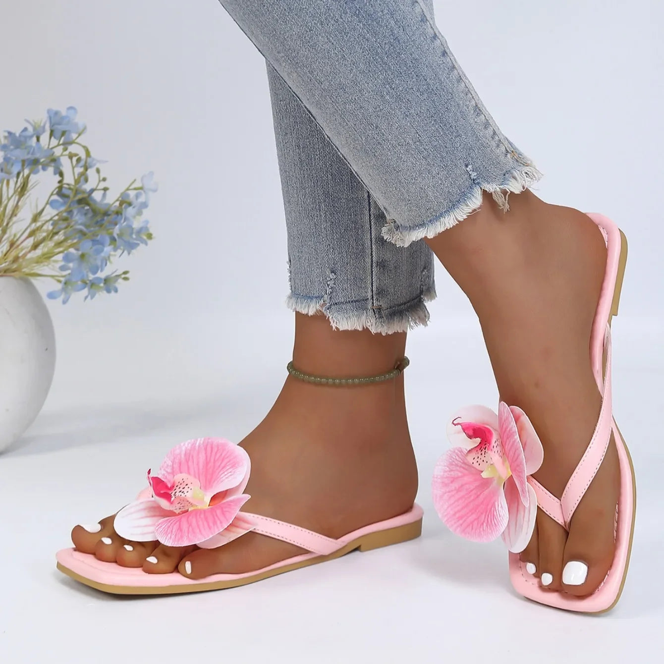 Clip Toe Flower Sandals With Square Front And Comfortable Flat Sole For Summer