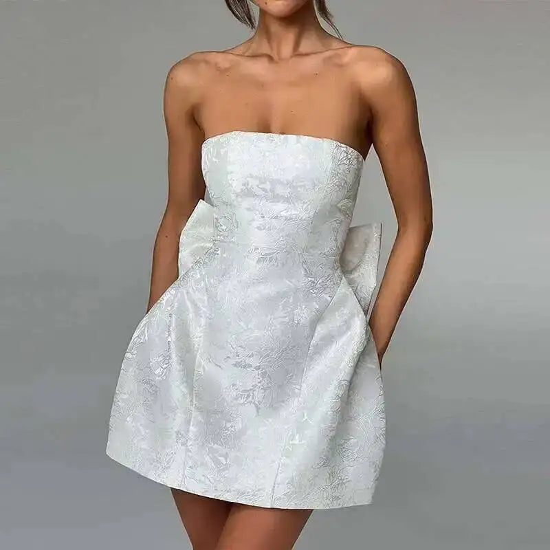 Backless Halter Evening Dress With Lace Jacquard For Elegant Special Occasions
