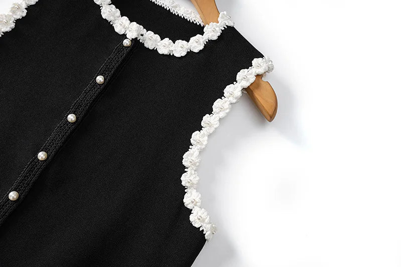 Black And White Skirt Set For Women With Elegant Contrast Design