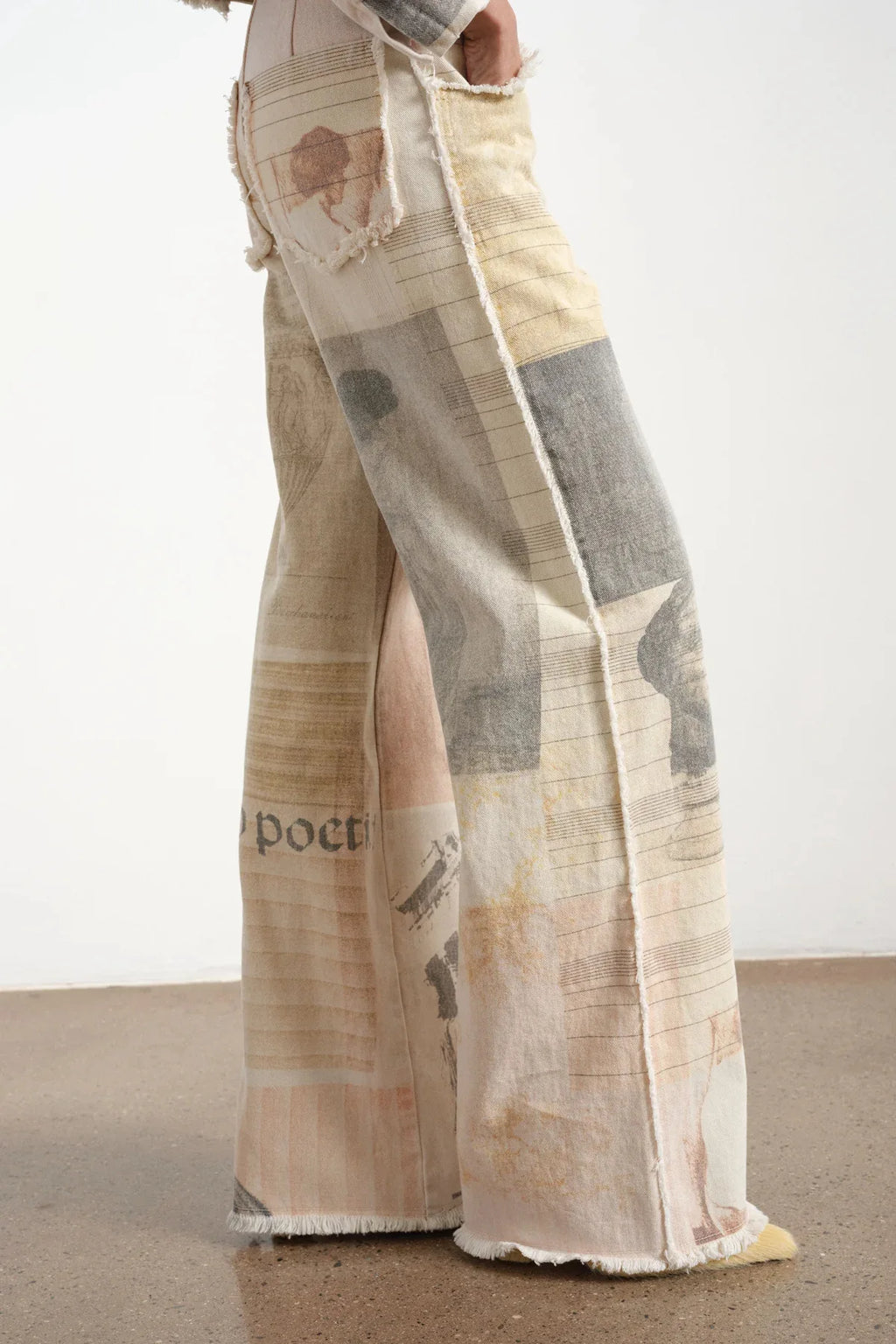 Women's Off White Wide Leg Jeans American Retro Loose Fit Printed Design Floor Length Denim Pants High Waist Trousers
