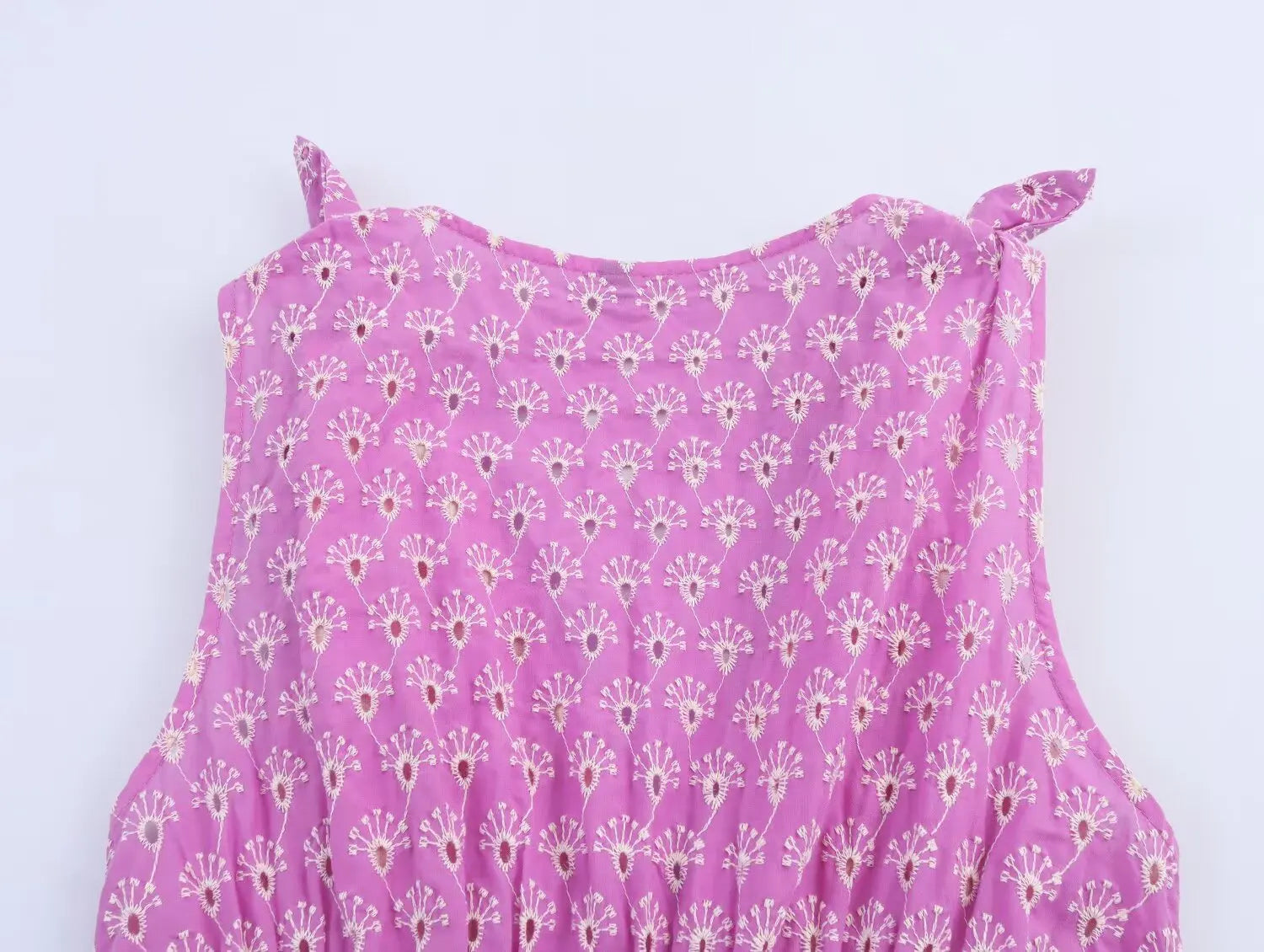 V-neck Sleeveless Embroidery Hollow Out Elastic Waist Crop Top