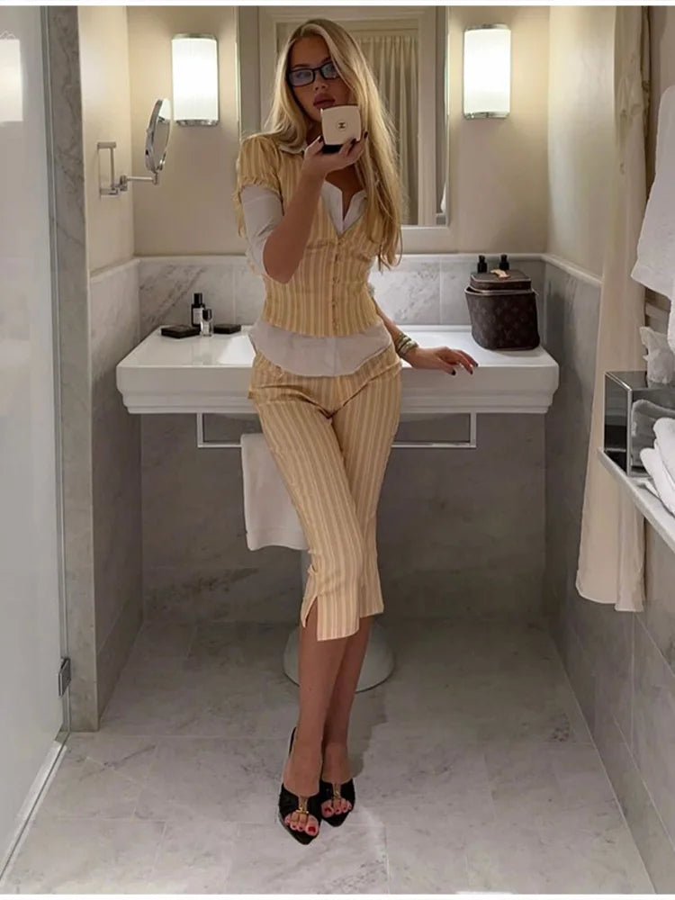 Retro Striped Two Piece Set With V Neck Crop Top And Capri Pants