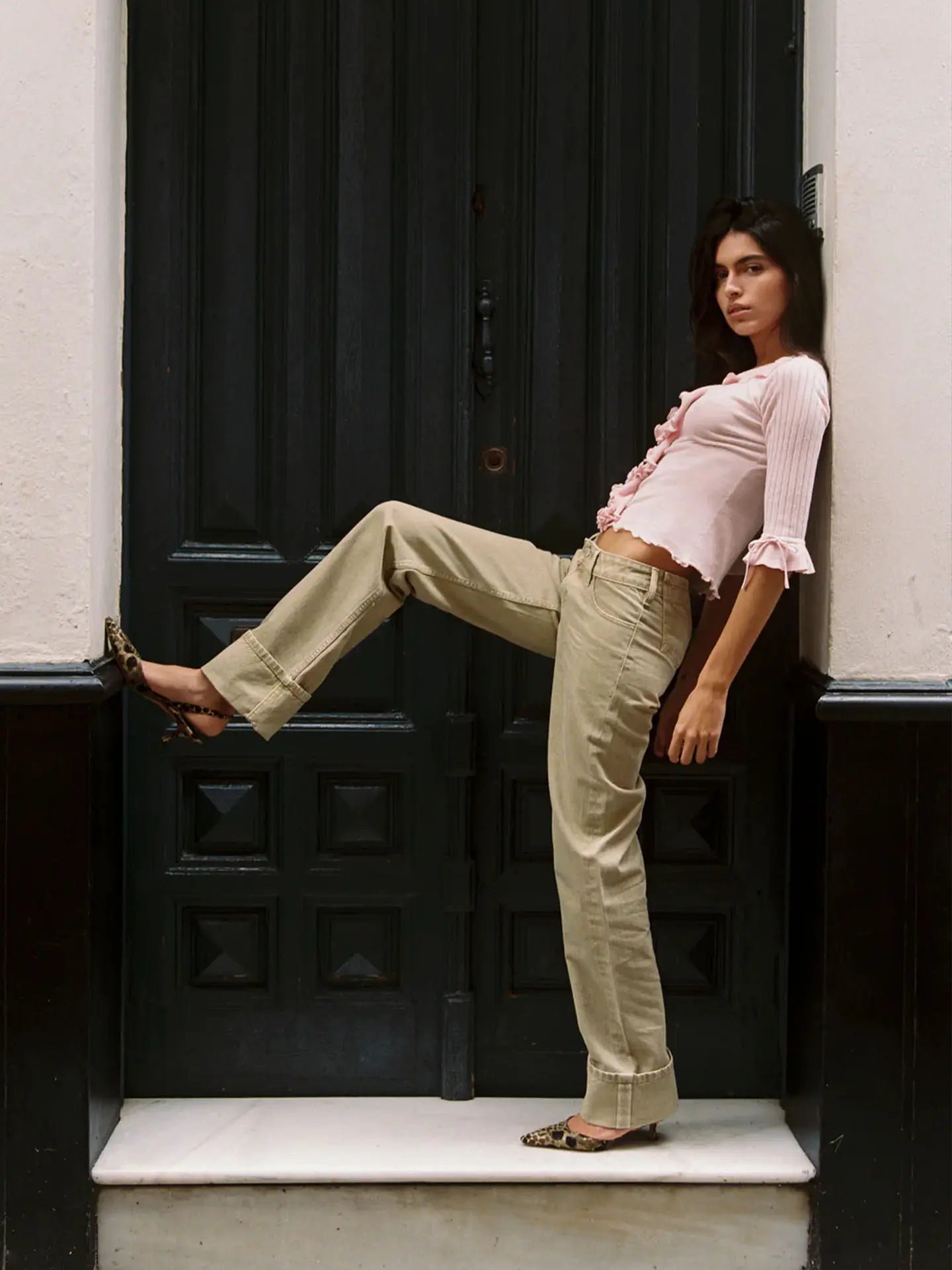 Khaki-colored Washed Low-rise Denim Pants with Rolled Cuffs and Straight-leg Design